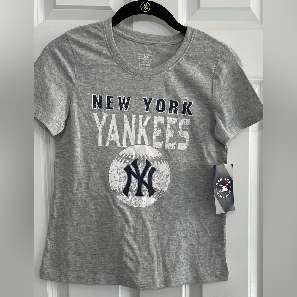 NWT Girls’ MLB New York Yankees T-Shirt, L (10/12) - Picture 2 of 4